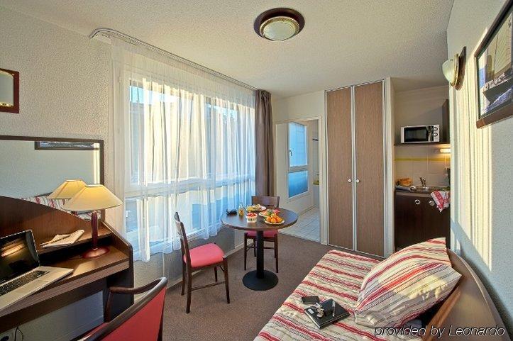 Comfort Suites Le-Port-Marly Paris Ouest Le Port-Marly Habitación foto