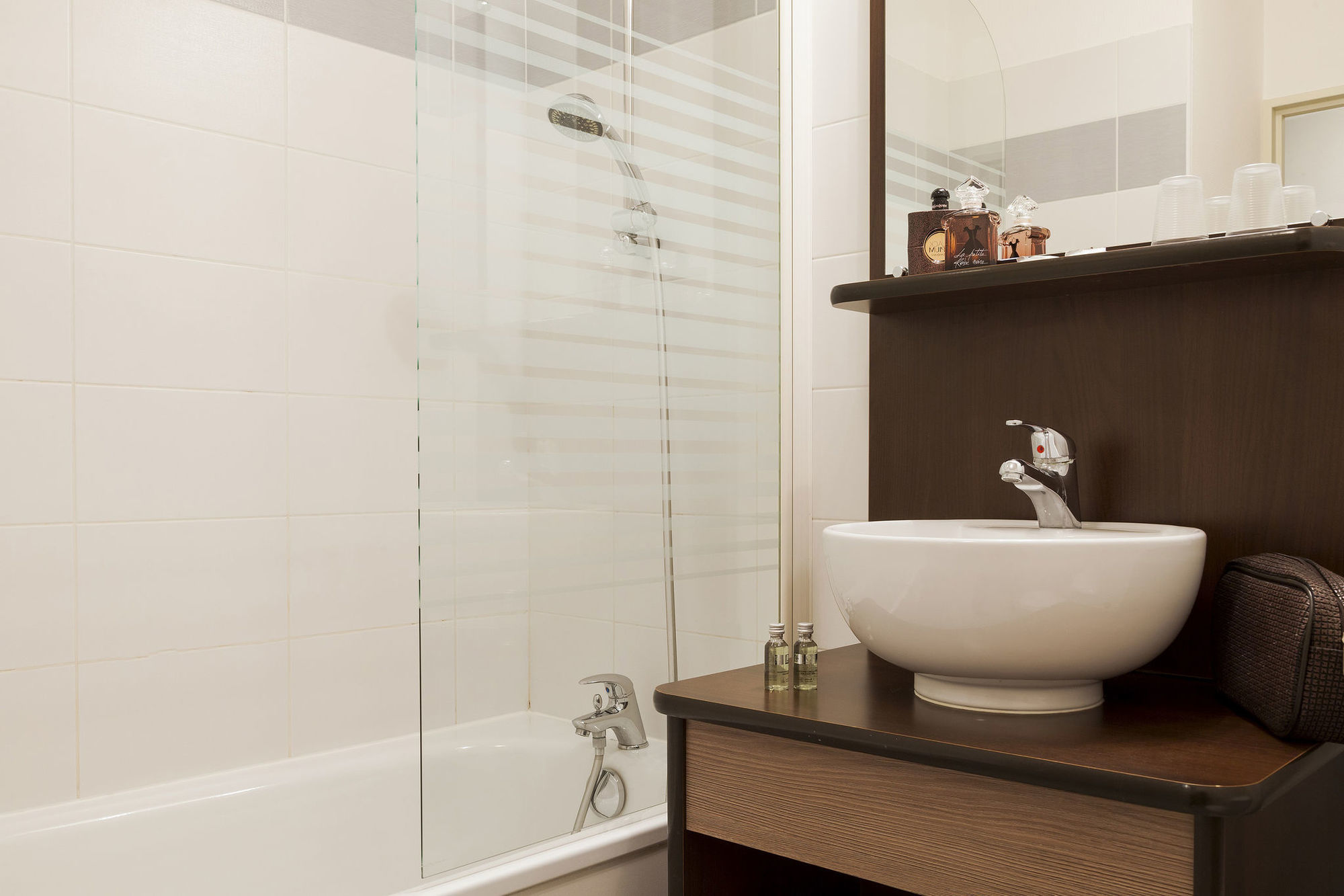 Comfort Suites Le-Port-Marly Paris Ouest Le Port-Marly Habitación foto