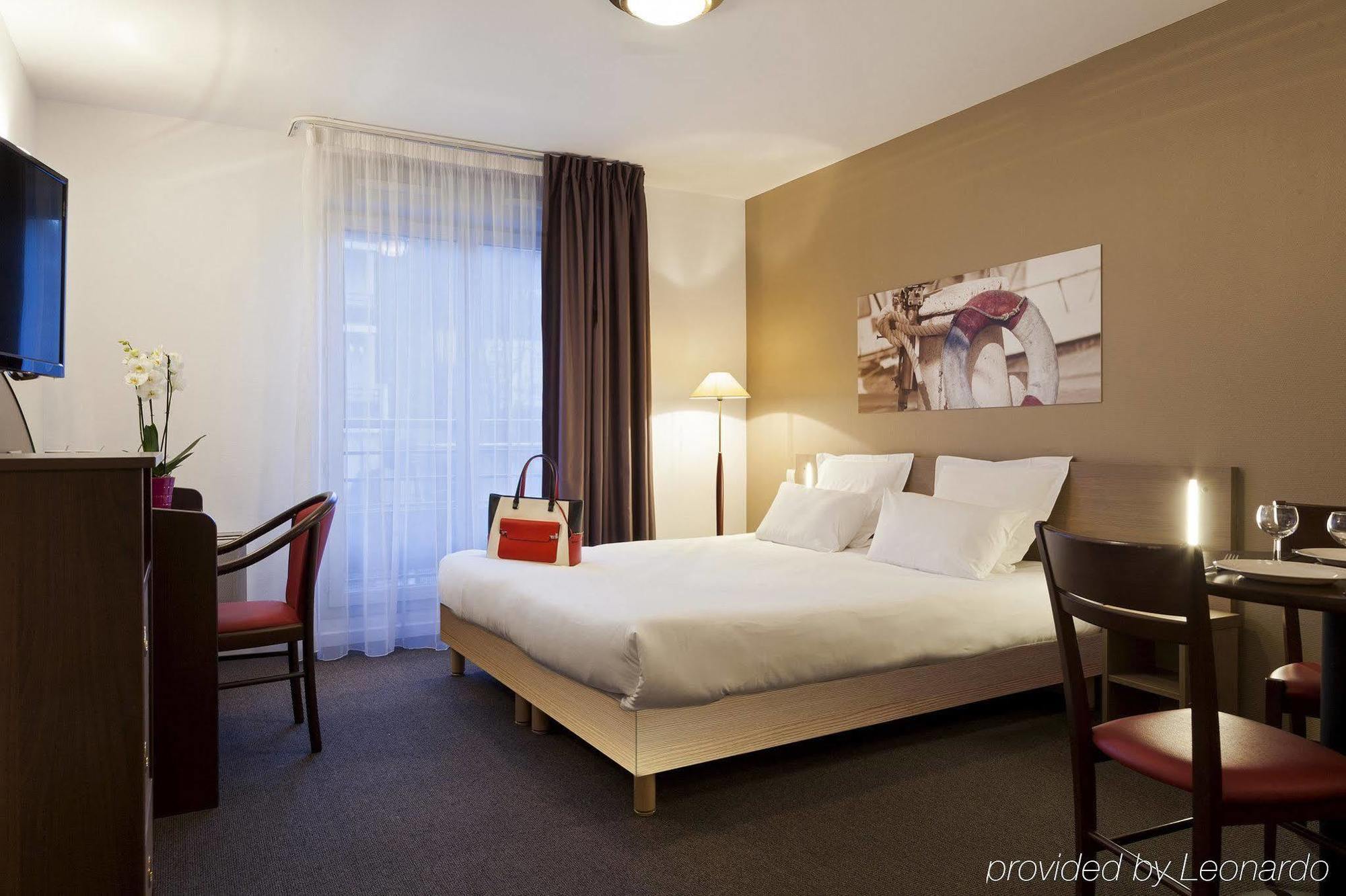 Comfort Suites Le-Port-Marly Paris Ouest Le Port-Marly Exterior foto